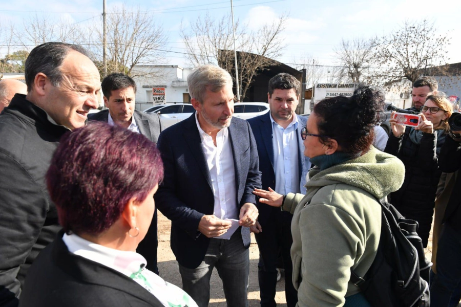 Asamble&iacute;stas le entregaron el petitorio en mano al gobernador Frigerio, en San Jos&eacute;