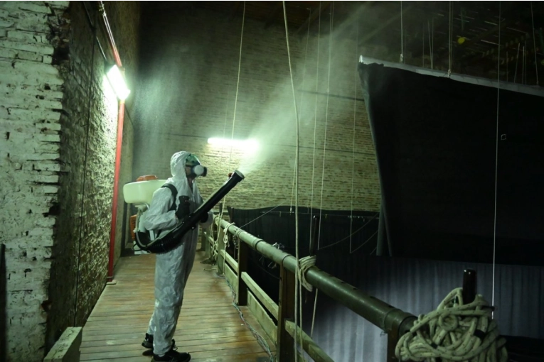 Realizaron una segunda fumigación en el Teatro Gualeguaychú para combatir la plaga en la estructura