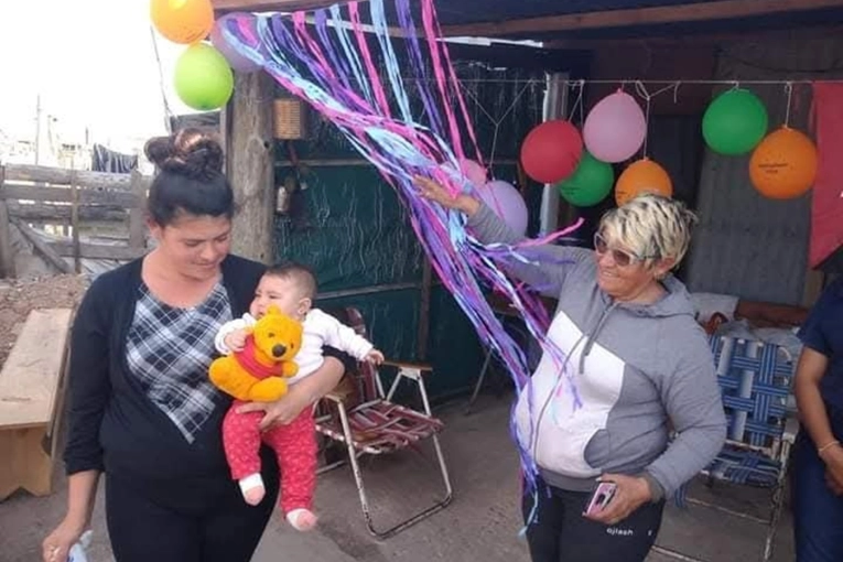 Estrellita Roja y Los Espinillos se unen para una colecta por el D&iacute;a de las Infancias
