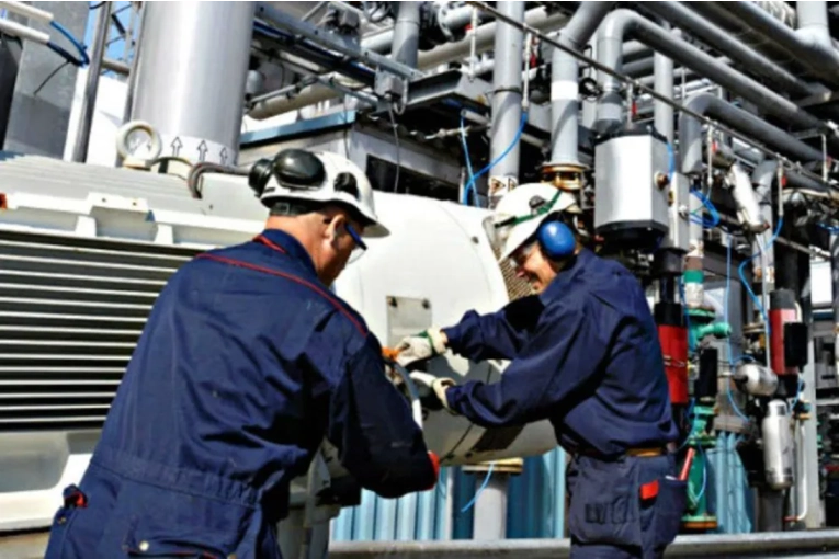 La industria acumula cuatro meses de ca&iacute;da y retrocede a niveles de hace casi 18 a&ntilde;os