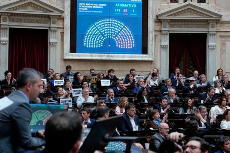 Diputados volteó cinco DNU y frenó a Milei en la disolución de organismos