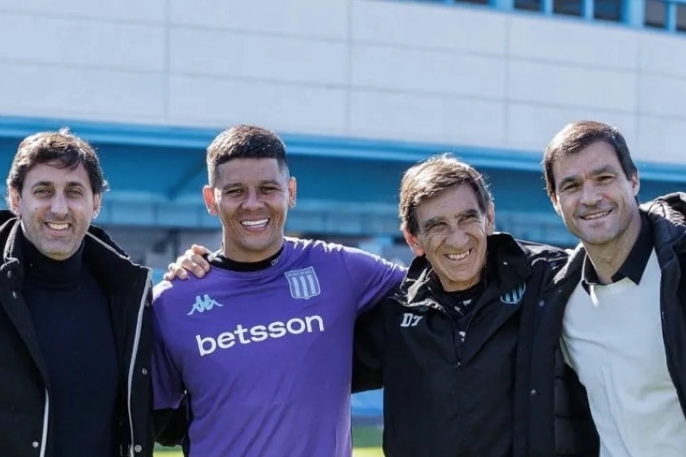 Rojo revel&oacute; qu&eacute; le pidi&oacute; Costas para su Racing: "Quiero un hijo de p..."