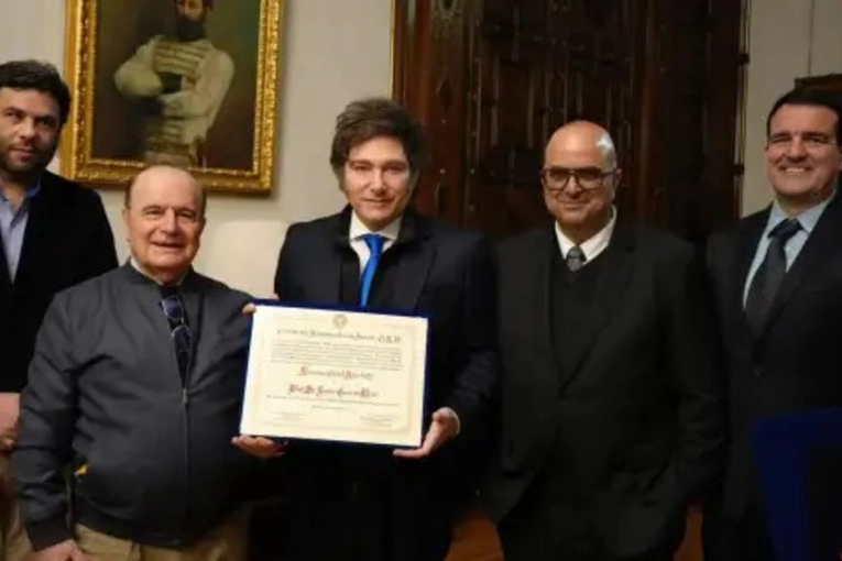 El economista que premió a Javier Milei fue inhabilitado en Brasil por malversación de fondos