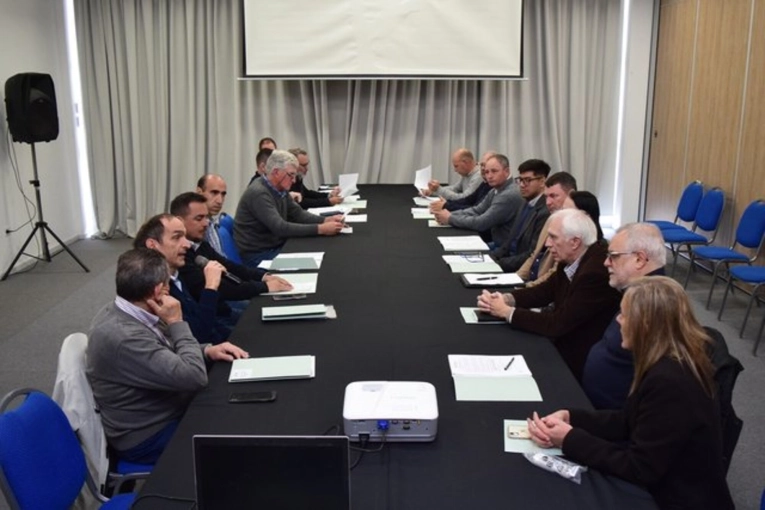 Gobierno y sector privado impulsan logística forestal en Entre Ríos