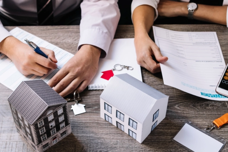 Cr&eacute;ditos hipotecarios en agosto: tasas, montos y plazos banco por banco