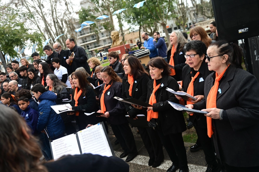 <i>Integrantes de la <b>Escuela Coral N&ordm; 2</b></i>