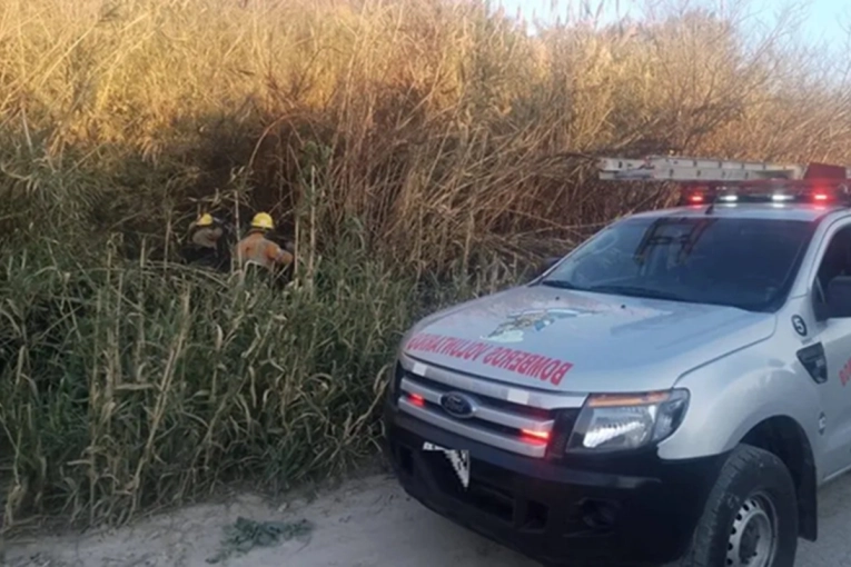 Bomberos acudieron a un incendio en una planta entrerriana y hallaron muerto a un hombre