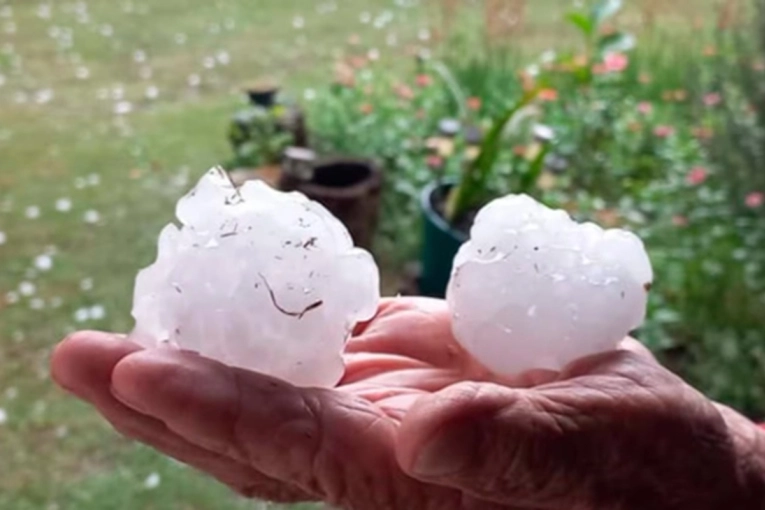 Caída de granizo en Córdoba con la llegada de la ciclogénesis