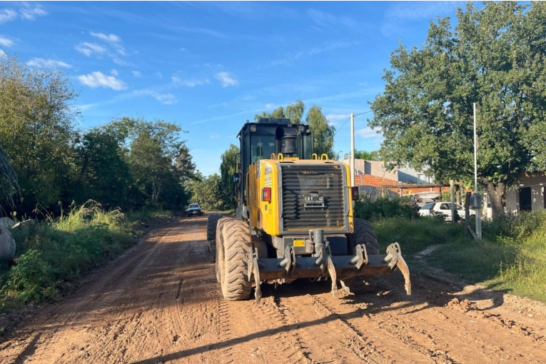 El Municipio continúa con el mantenimiento de calles en distintas zonas