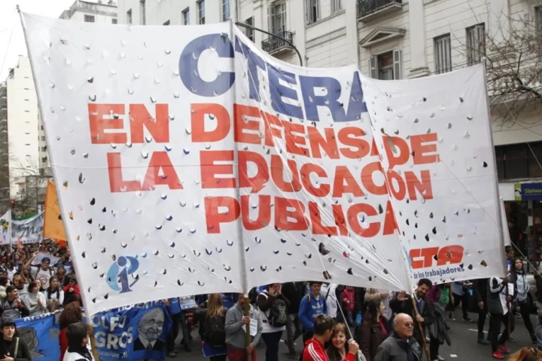 La Justicia frenó el intento de limitar el derecho docente a huelga