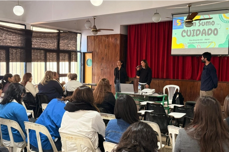 Docentes participaron de una capacitación para el abordaje de consumos problemáticos