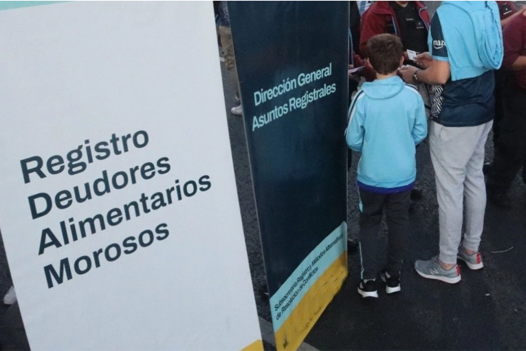 Diputados debaten restricciones para deudores alimentarios en eventos deportivos