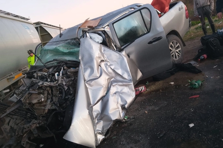 Tres hombres murieron en Ruta 12 al chocar contra un tren de carga en el sur de Entre R&iacute;os