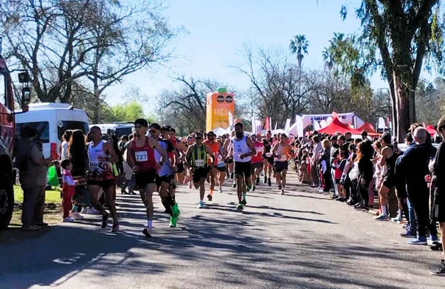 <b>Medina, referente del atletismo local sarmientino,</b> corri&oacute; en la categor&iacute;a 10K general