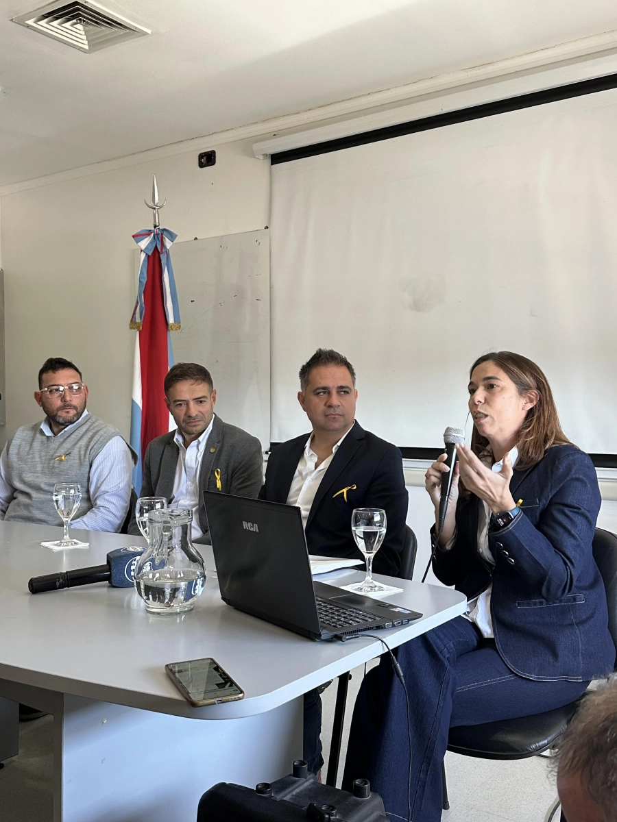 Andrea Martins: "Doy mi compromiso de que, tanto yo como mi equipo t&eacute;cnico, vamos a dar todo lo posible para el hospital&rdquo;.