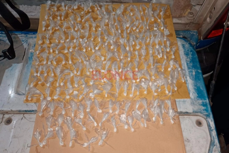 Hallaron 235 envoltorios de coca&iacute;na abandonados en El Volcadero de Paran&aacute;