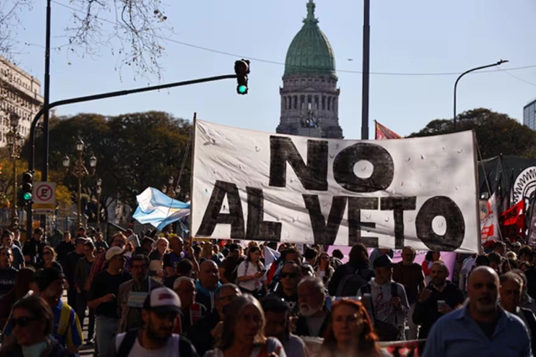 Diputados buscará revertir los vetos de Milei sobre universidades y el Garrahan