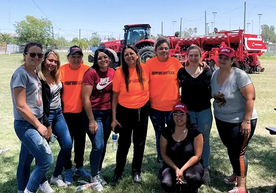 Capacit&oacute; a m&aacute;s de 300 mujeres en las labores que demanda el agro