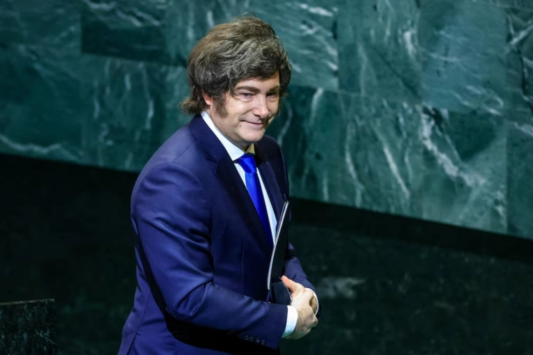 El Gobierno reconoci&oacute; que seguir&aacute; la intervenci&oacute;n de EE.UU. en el mercado y descart&oacute; la dolarizaci&oacute;n de la econom&iacute;a