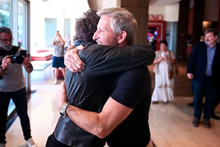 Con un importante operativo policial, Milei llega a Paran&aacute; para continuar con la campa&ntilde;a electoral