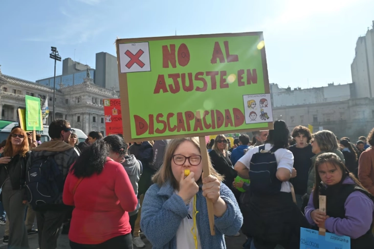 Presentaron un amparo para que la ANDIS devuelva las pensiones suspendidas
