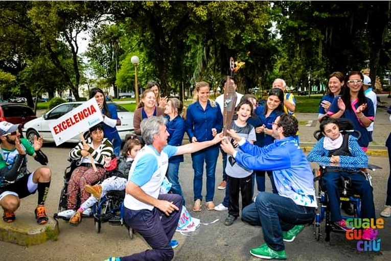Relevos de Antorchas y Valores: una celebración educativa que une generaciones