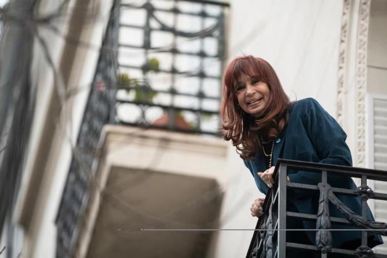 Cristina Kirchner: “El experimento libertario fracasó, el freno a Milei empieza este domingo”