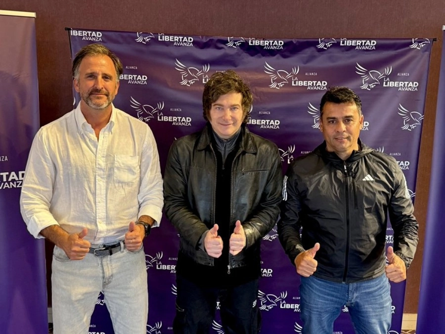 Candidato nacionales al senado Joaqu&iacute;n Benegas Lynch y candidato a diputado Andr&eacute;s Laumann con el Presidente Javier Milei