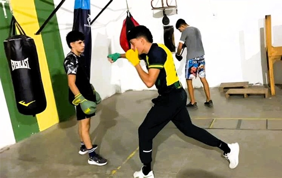 La escuelita de boxeo en el Club Sarmiento