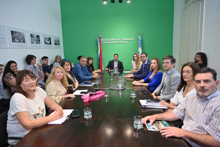 Paritaria salarial: el Gobierno pidió reprogramar el encuentro con UPCN y ATE