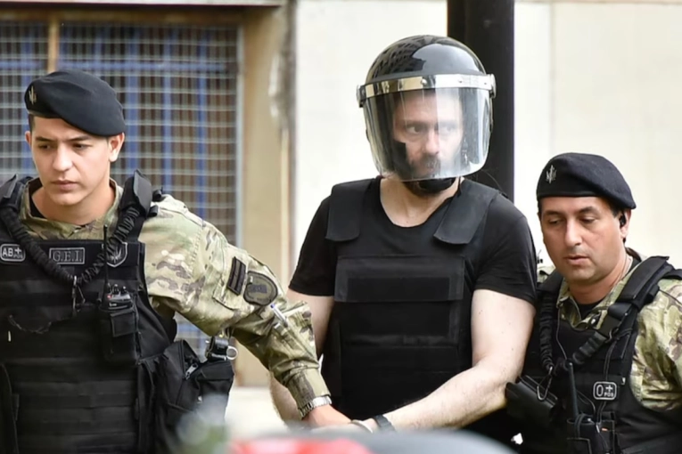 Uno de los asesinos del triple crimen de General Rodríguez está al borde de la muerte en la cárcel