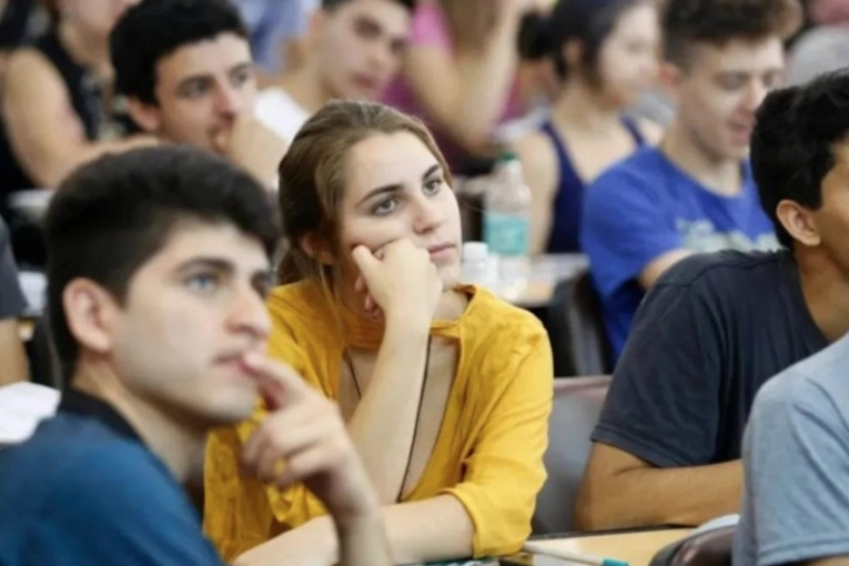 Ceregu celebr&oacute; nuevos profesionales recibidos en La Plata, y confirma la apertura de becas para 2026