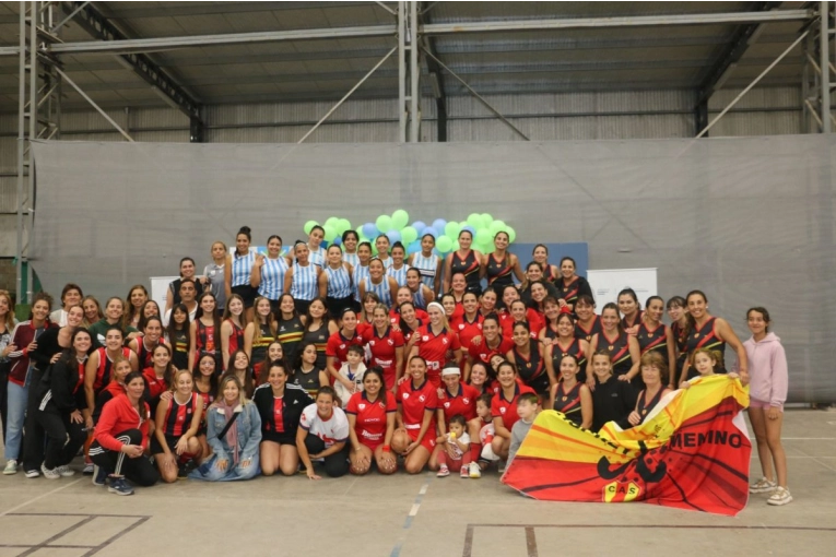 Gualeguaych&uacute; celebr&oacute; un gran a&ntilde;o para el hockey municipal en el Polideportivo Norte