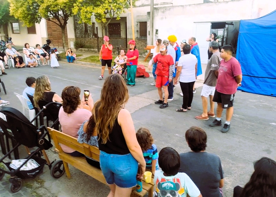 Casa Club tambi&eacute;n destac&oacute; el rol fundamental de las familias en la preparaci&oacute;n de la obra