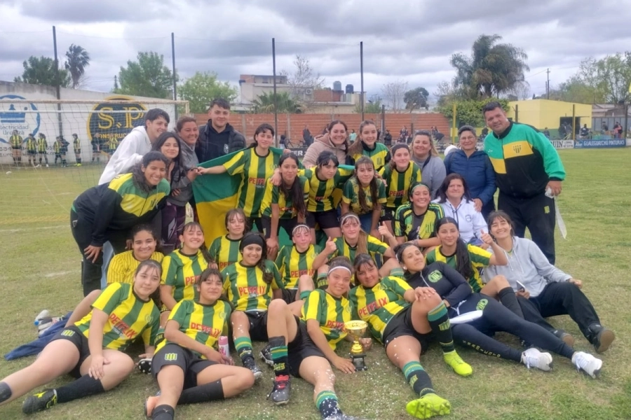 Campeonas del Torneo Apertura &ldquo;Glash&rdquo; U17