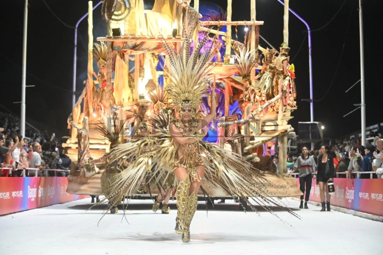 La supercampeona Mar&iacute; Mar&iacute; demostr&oacute; su experiencia en la segunda noche del 2026