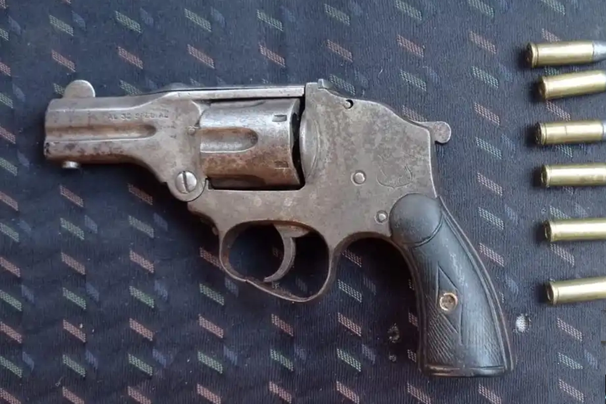 Arma de fuego de pu&ntilde;o tipo rev&oacute;lver