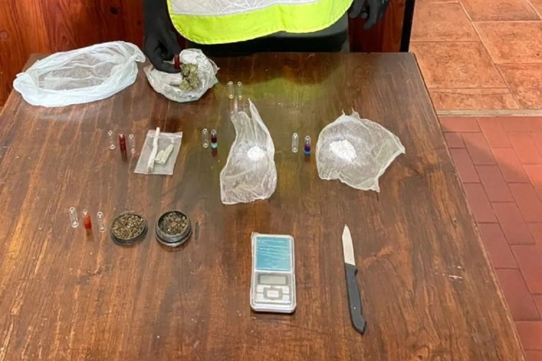 Operativo en Gualeguaych&uacute;: Gendarmer&iacute;a secuestr&oacute; drogas y un arma a la barra de San Lorenzo