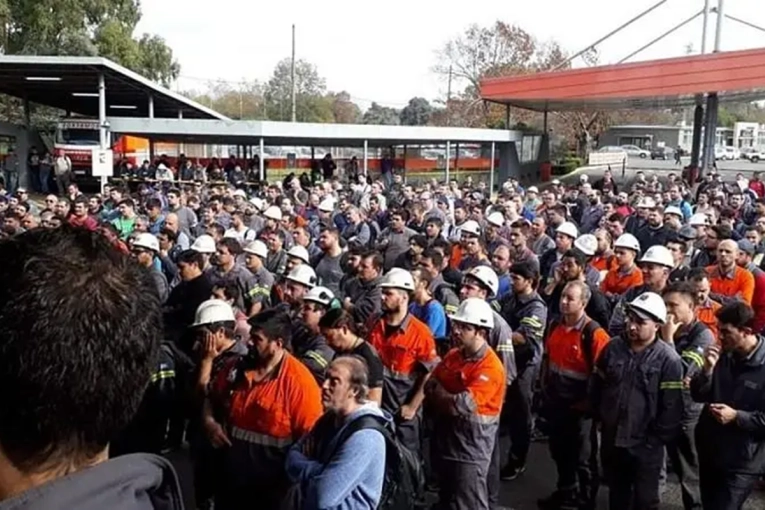 Crisis y despidos en Acindar: paro por tiempo indeterminado