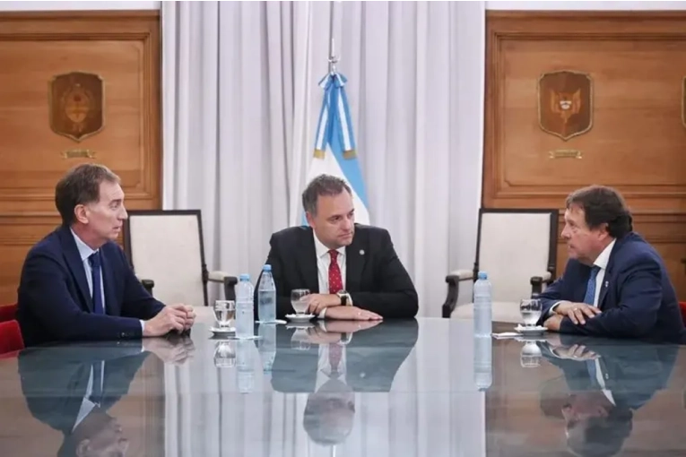 El Gobierno suma apoyos de gobernadores para la reforma laboral