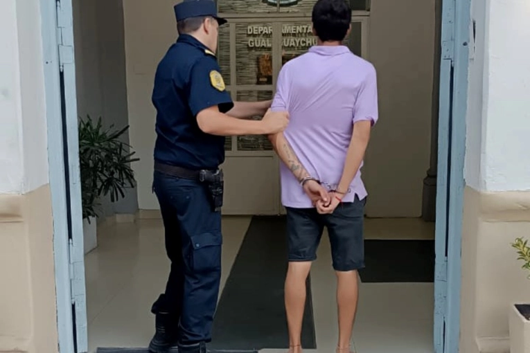 Una pelea en los Corsos Matecito dej&oacute; a un joven hospitalizado y a dos detenidos