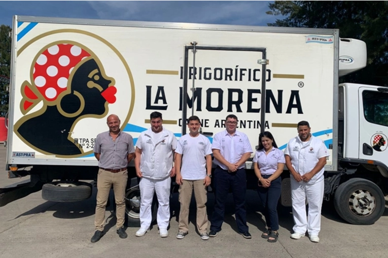 Recorrida por dos empresas que se sumaron al programa Fomentar Empleo