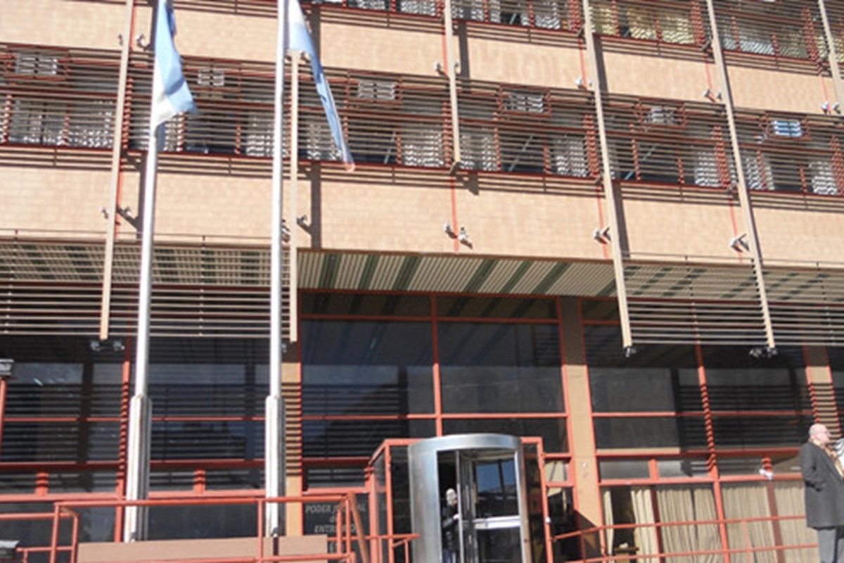 AJER reclama recomposici&oacute;n salarial inmediata