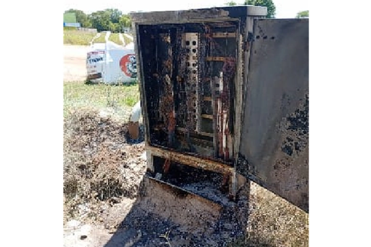 Vandalizaron un gabinete de fibra &oacute;ptica y unas 5000 familias se quedaron sin internet