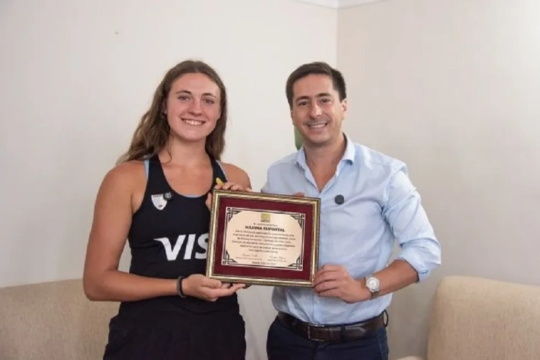 Reconocimiento a M&aacute;xima Duportal, orgullo entrerriano del hockey argentino