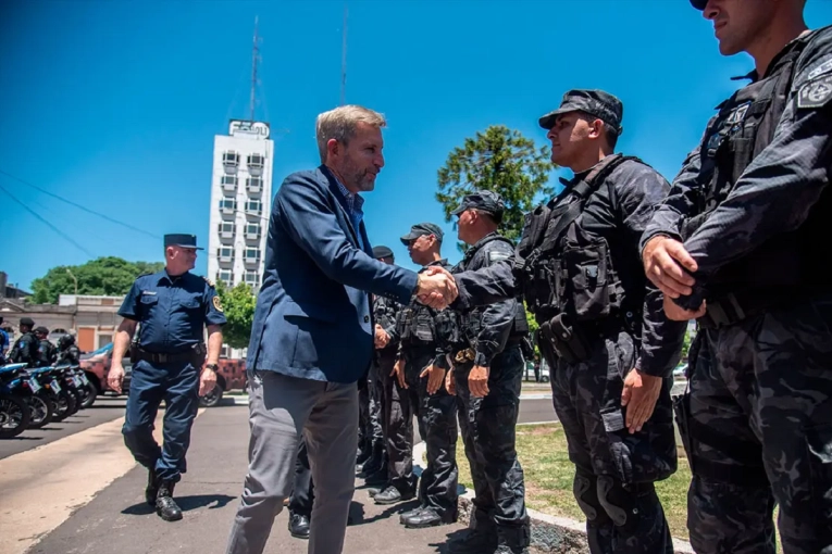 El Gobierno provincial dispuso una mejora salarial para la Polic&iacute;a y el Servicio Penitenciario