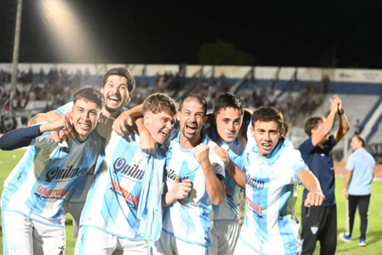 Juventud Unida lleg&oacute; a Santiago del Estero y hoy juega la final por el ascenso al Federal A