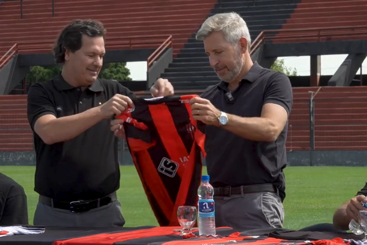 Frigerio en la cancha de Patronato