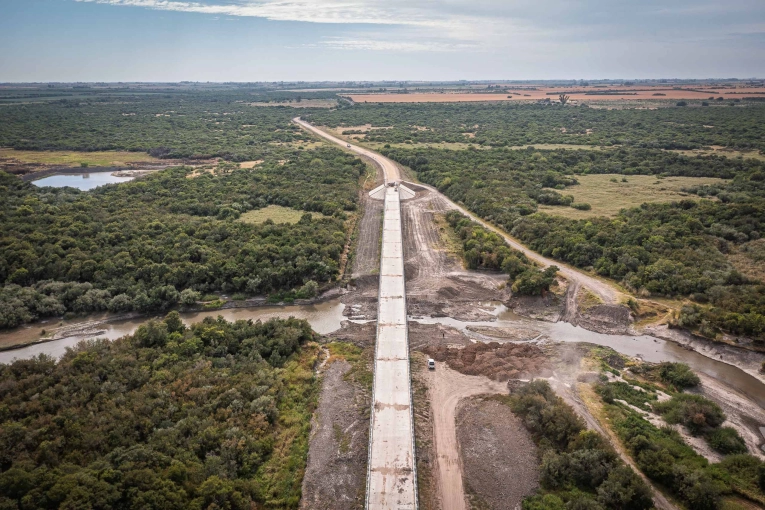 Est&aacute; pr&oacute;xima a finalizar la construcci&oacute;n del puente en Paso El Cinto sobre el r&iacute;o Gualeguaych&uacute;
