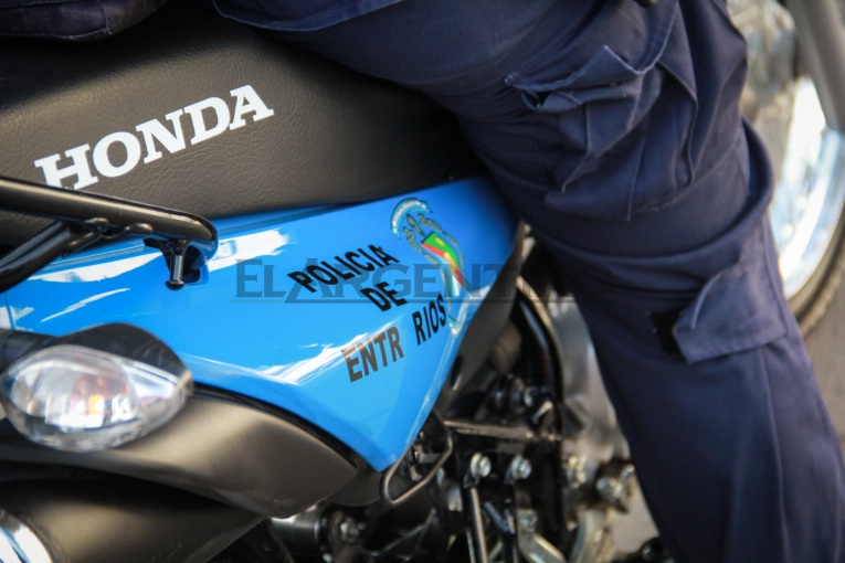 Un hombre y una mujer fueron detenidos tras enfrentarse con polic&iacute;as